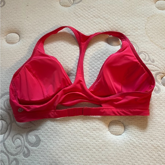 Lululemon Sports Bra- fits a size 36C - Picture 2 of 3